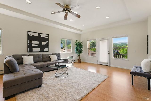 4620 Morris Ct, Santa Rosa, CA 95405