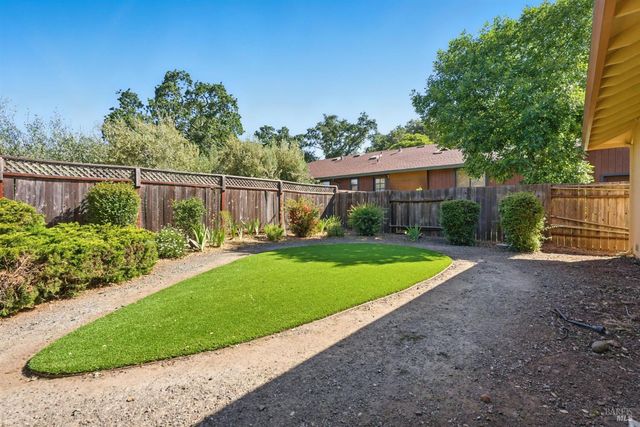4620 Morris Ct, Santa Rosa, CA 95405