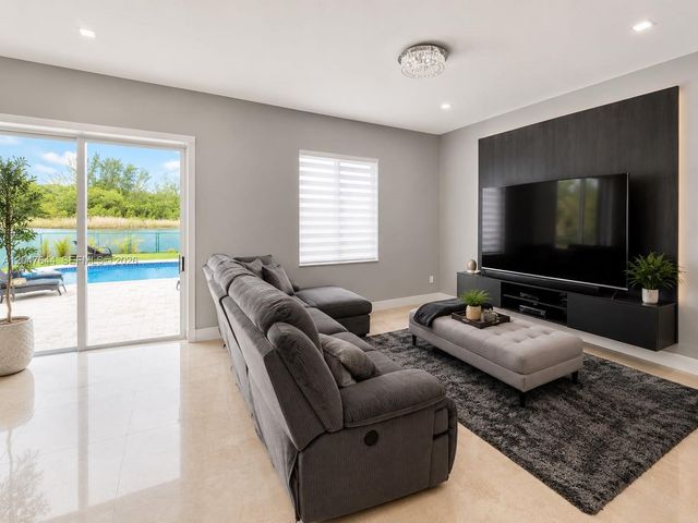 1437 SE 22nd Lane, Homestead, FL 33035