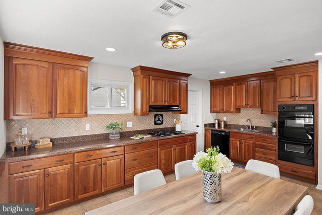 109 WINESAP RD, Cherry Hill, NJ 08003