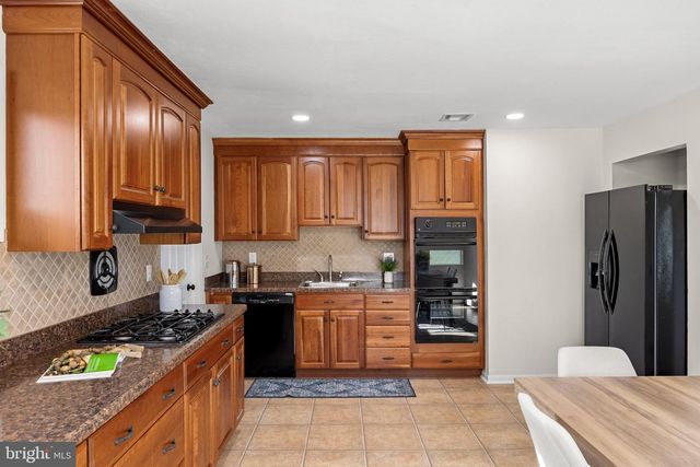109 WINESAP RD, Cherry Hill, NJ 08003