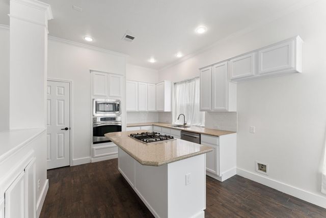 168 Bristol Bend Circle, The Woodlands, TX 77382