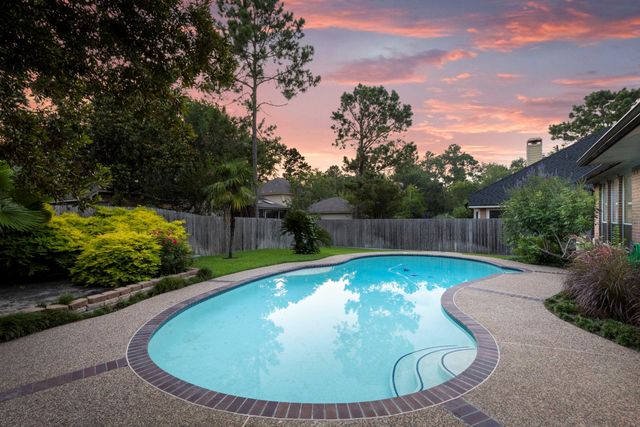 168 Bristol Bend Circle, The Woodlands, TX 77382