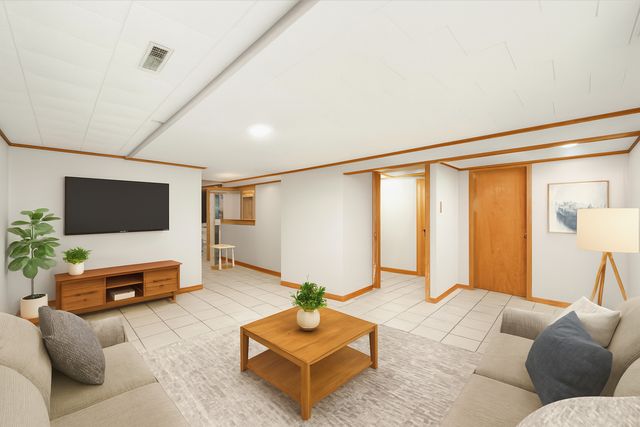 5250 S Nagle Avenue, Chicago, IL 60638