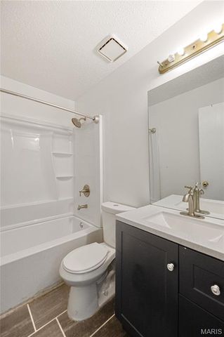 548 Rancho Lane, St Louis, MO 63031