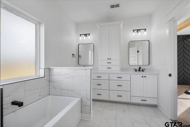 15596 County Road 434, Lindale, TX 75771