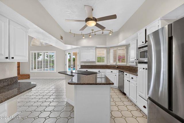 3729 E NAMBE Court, Phoenix, AZ 85044