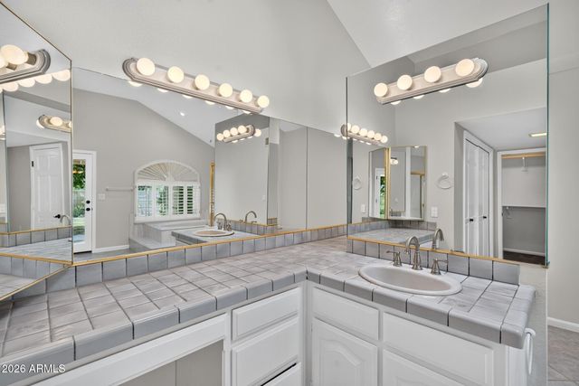 3729 E NAMBE Court, Phoenix, AZ 85044