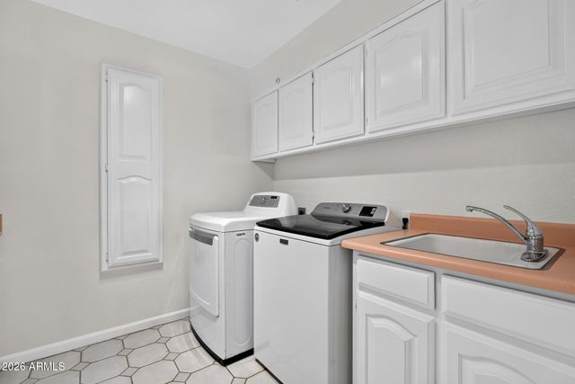 3729 E NAMBE Court, Phoenix, AZ 85044
