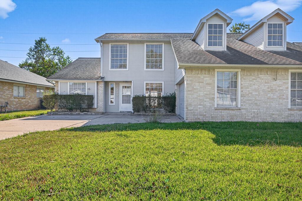 3210 Kempwood Drive, Sugar Land, TX 77479