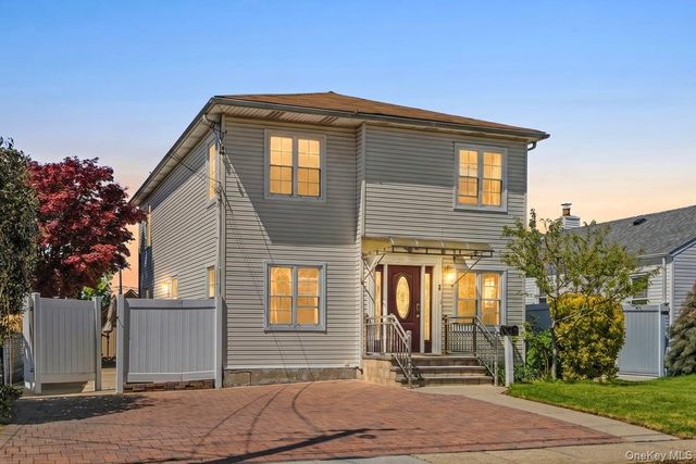 109 Gordon Avenue, Westbury, NY 11590