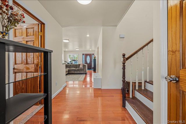 109 Gordon Avenue, Westbury, NY 11590