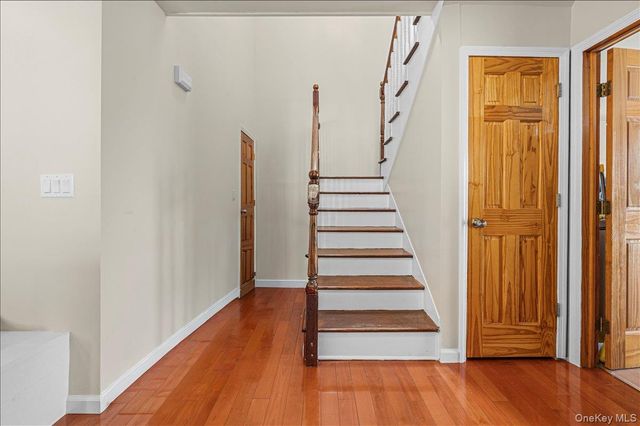109 Gordon Avenue, Westbury, NY 11590