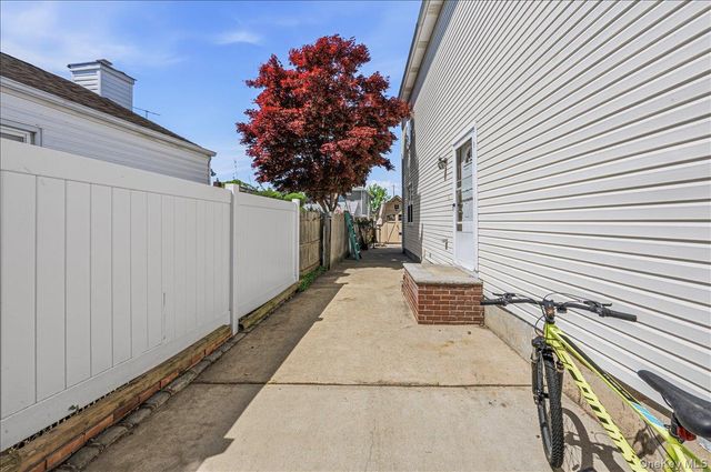 109 Gordon Avenue, Westbury, NY 11590