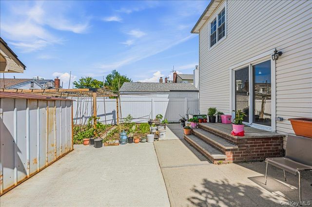 109 Gordon Avenue, Westbury, NY 11590