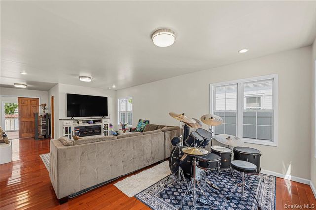 109 Gordon Avenue, Westbury, NY 11590