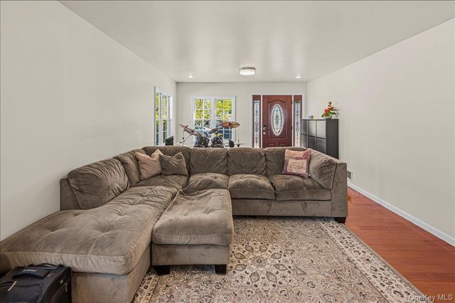 109 Gordon Avenue, Westbury, NY 11590