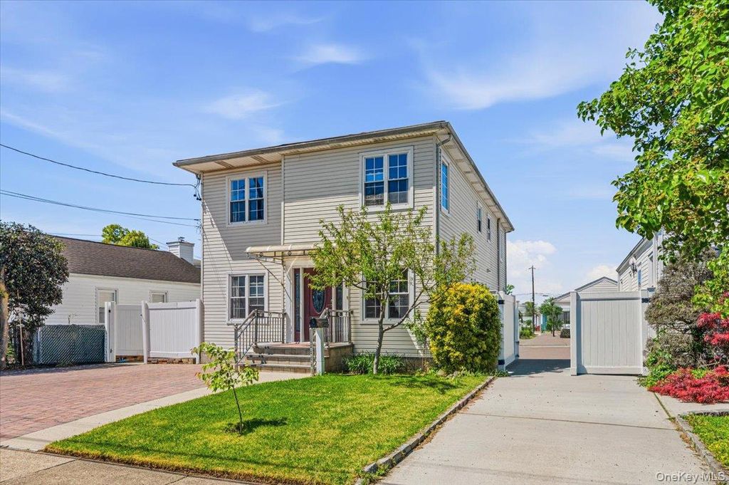 109 Gordon Avenue, Westbury, NY 11590