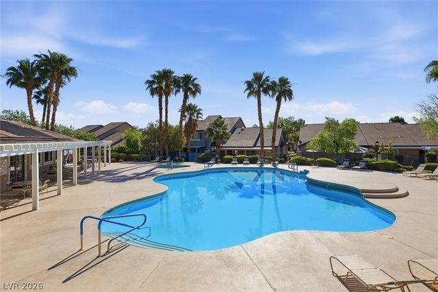 909 Majestic Oak Street, Las Vegas, NV 89145
