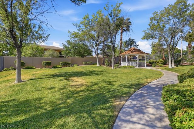 909 Majestic Oak Street, Las Vegas, NV 89145