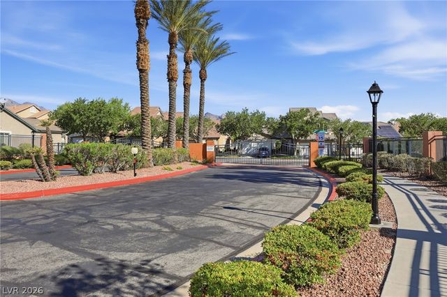 909 Majestic Oak Street, Las Vegas, NV 89145