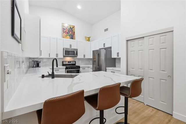 909 Majestic Oak Street, Las Vegas, NV 89145