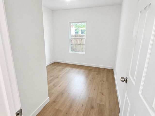 624 Griggs Avenue, Fort Worth, TX 76103