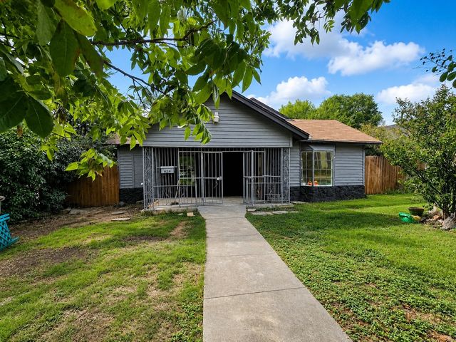 624 Griggs Avenue, Fort Worth, TX 76103