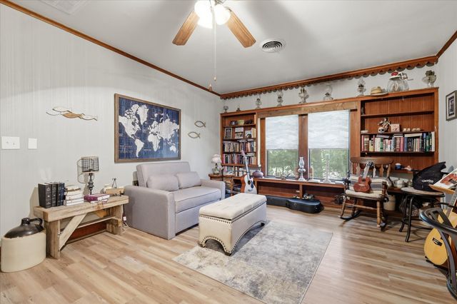 1411 Garnett Street, Gainesville, TX 76240