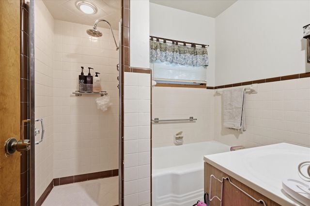1411 Garnett Street, Gainesville, TX 76240