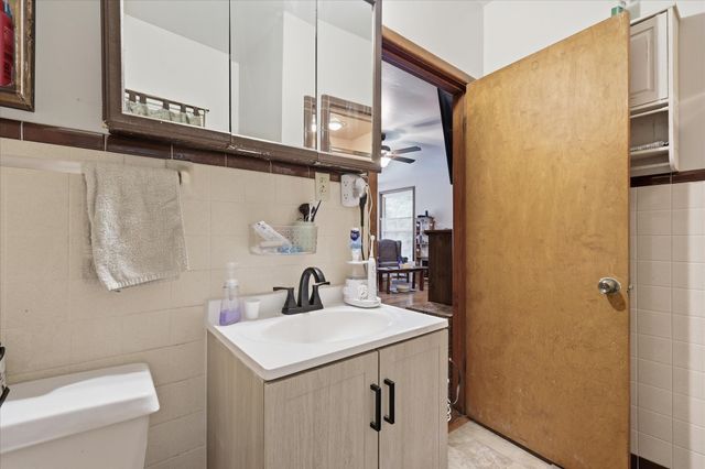 1411 Garnett Street, Gainesville, TX 76240