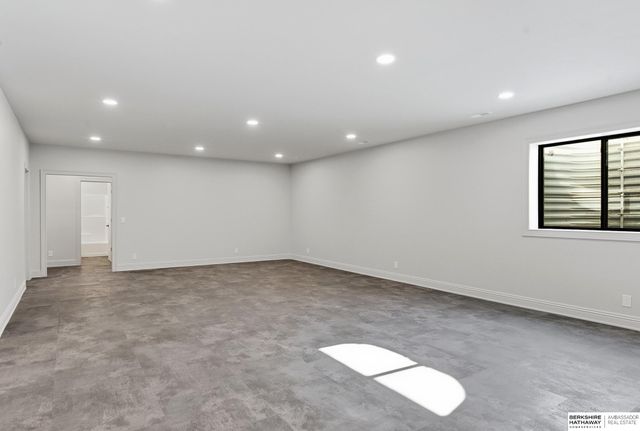 12401 Fenwick Street, Papillion, NE 68046