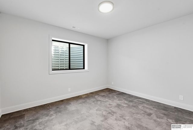 12401 Fenwick Street, Papillion, NE 68046