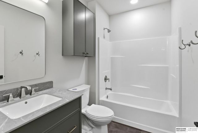 12401 Fenwick Street, Papillion, NE 68046