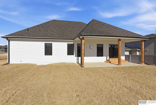 12401 Fenwick Street, Papillion, NE 68046