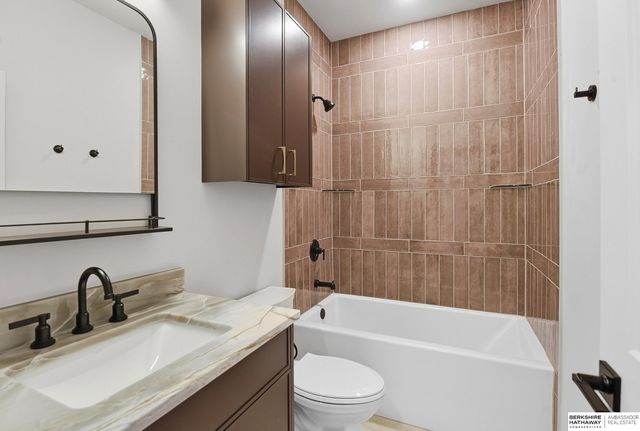 12401 Fenwick Street, Papillion, NE 68046