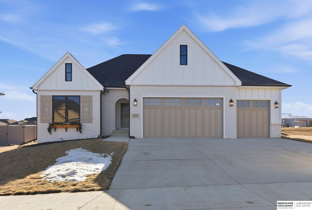 12401 Fenwick Street, Papillion, NE 68046