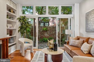 2045 WAVERLY ST, Philadelphia, PA 19146