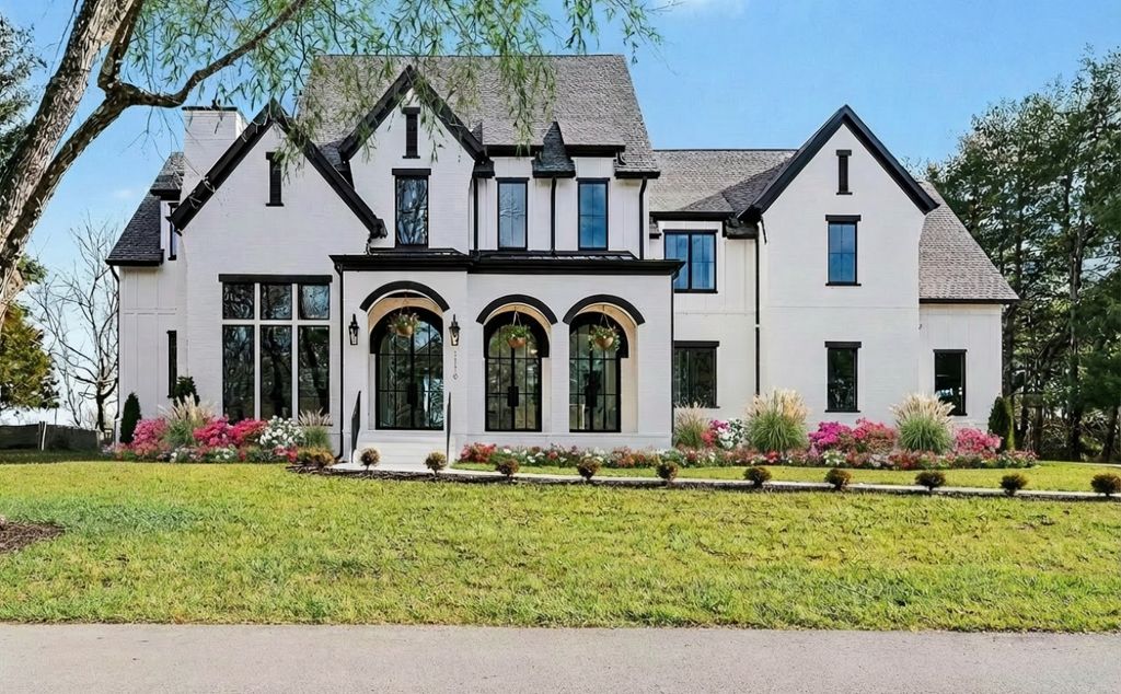 1110 Lipscomb Dr, Brentwood, TN 37027