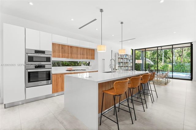 2955 Shipping Ave 2955, Miami, FL 33133