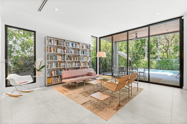 2955 Shipping Ave 2955, Miami, FL 33133