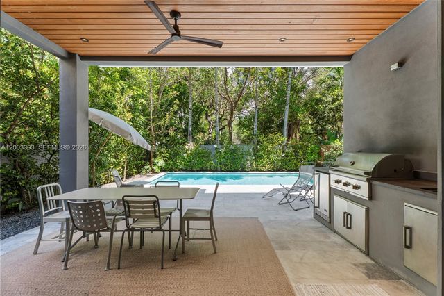 2955 Shipping Ave 2955, Miami, FL 33133