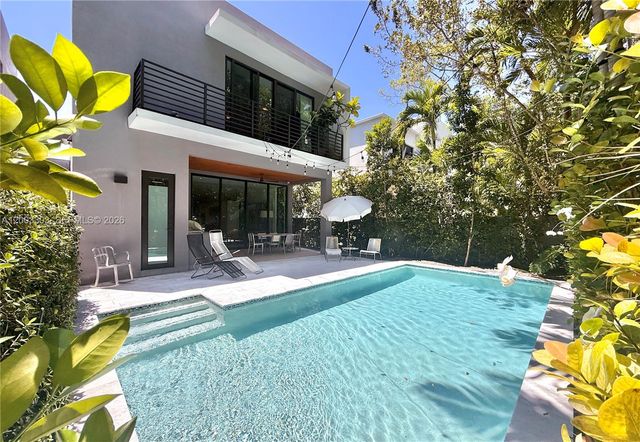 2955 Shipping Ave 2955, Miami, FL 33133