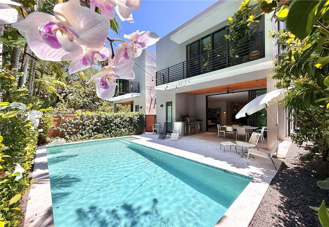 2955 Shipping Ave 2955, Miami, FL 33133