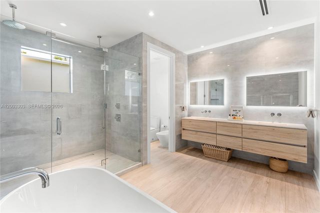 2955 Shipping Ave 2955, Miami, FL 33133