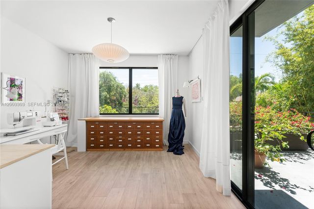 2955 Shipping Ave 2955, Miami, FL 33133