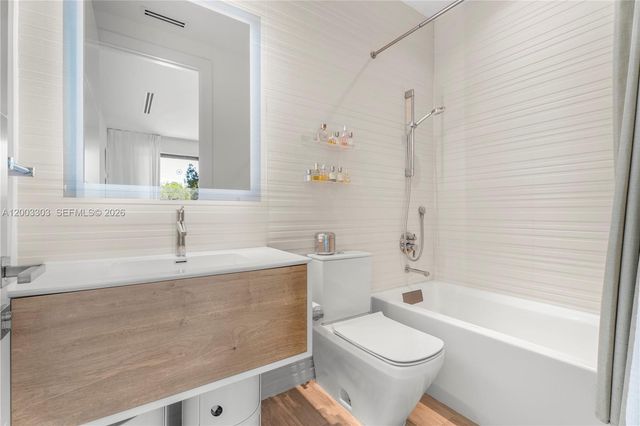 2955 Shipping Ave 2955, Miami, FL 33133