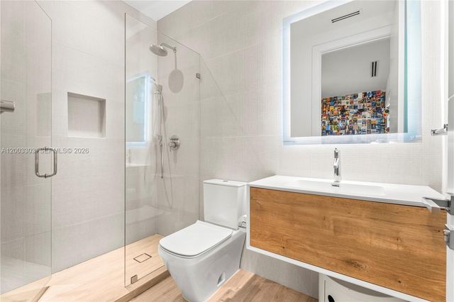 2955 Shipping Ave 2955, Miami, FL 33133