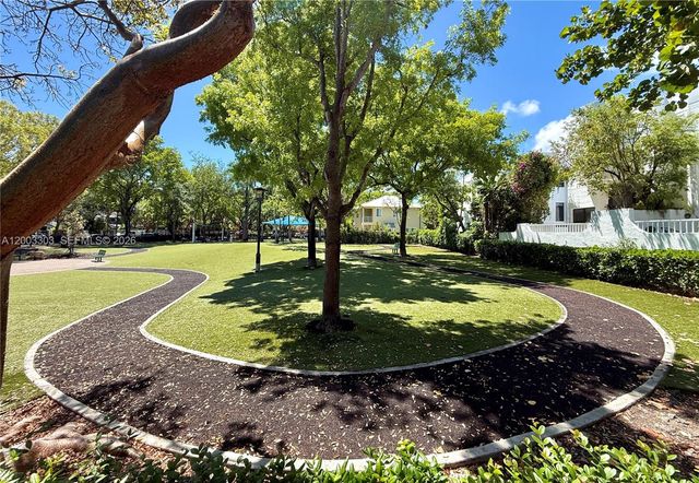 2955 Shipping Ave 2955, Miami, FL 33133