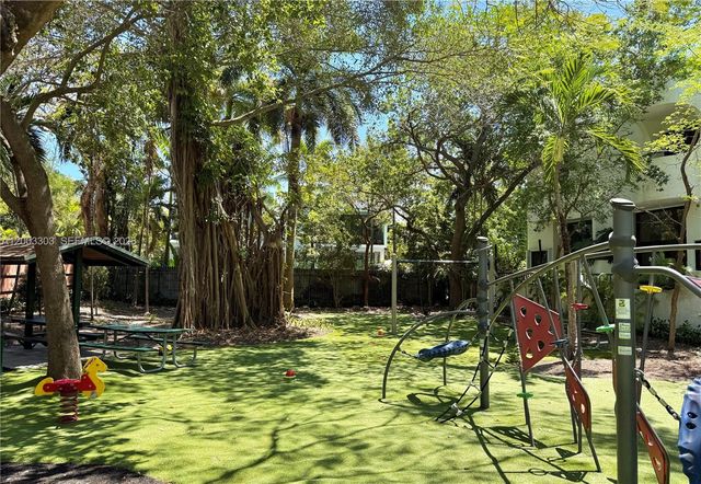 2955 Shipping Ave 2955, Miami, FL 33133